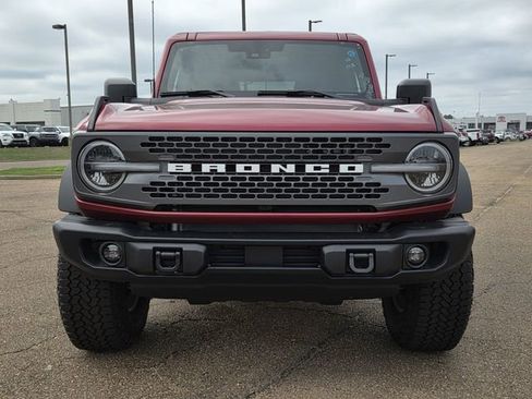New 2025 Ford Bronco Badlands w/ Sasquatch Package AWD/4WD image 2