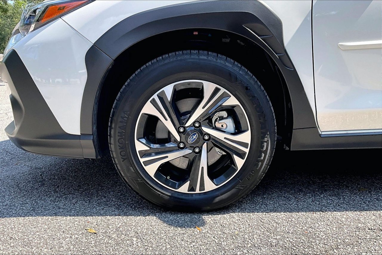 Used 2025 Subaru Crosstrek 2.5i Premium AWD/4WD image 32