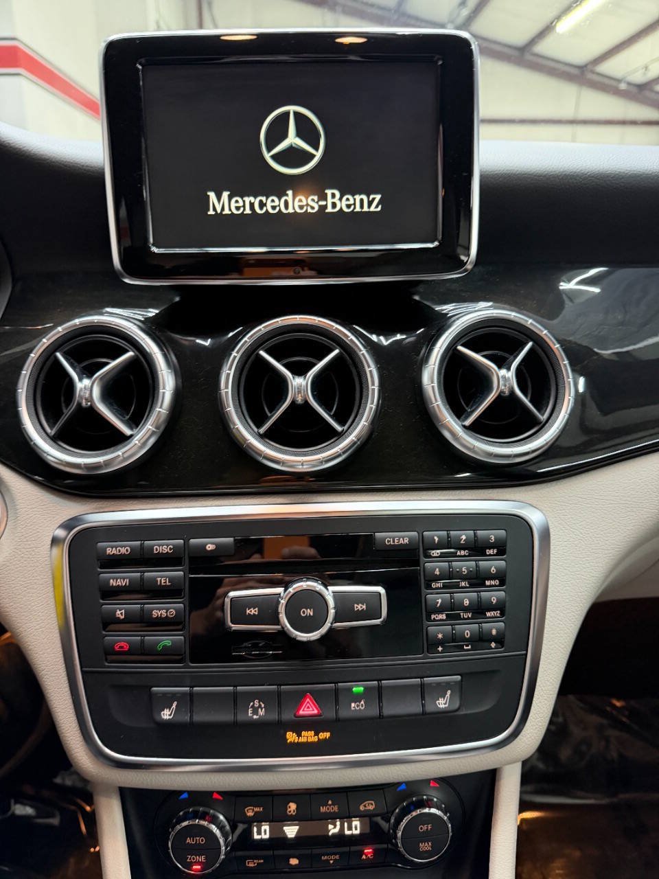 Used 2014 Mercedes-Benz CLA 250 image 27