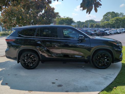 Certified 2026 Toyota Highlander XLE AWD/4WD image 11