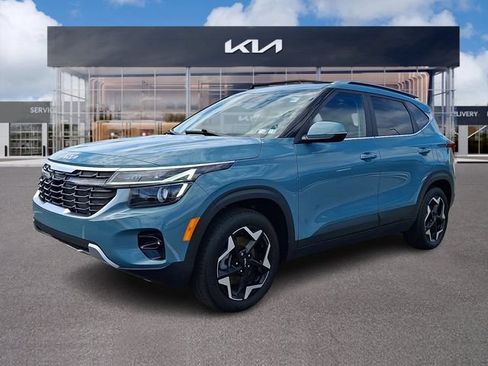 Used 2024 Kia Seltos EX AWD/4WD image 3