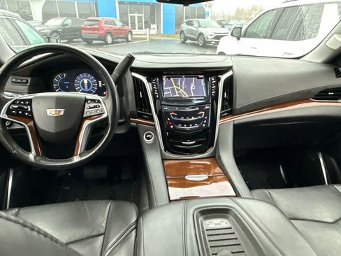 Used 2020 Cadillac Escalade ESV Luxury image 14