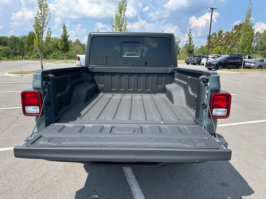 New 2026 Jeep Gladiator Sport AWD/4WD image 26