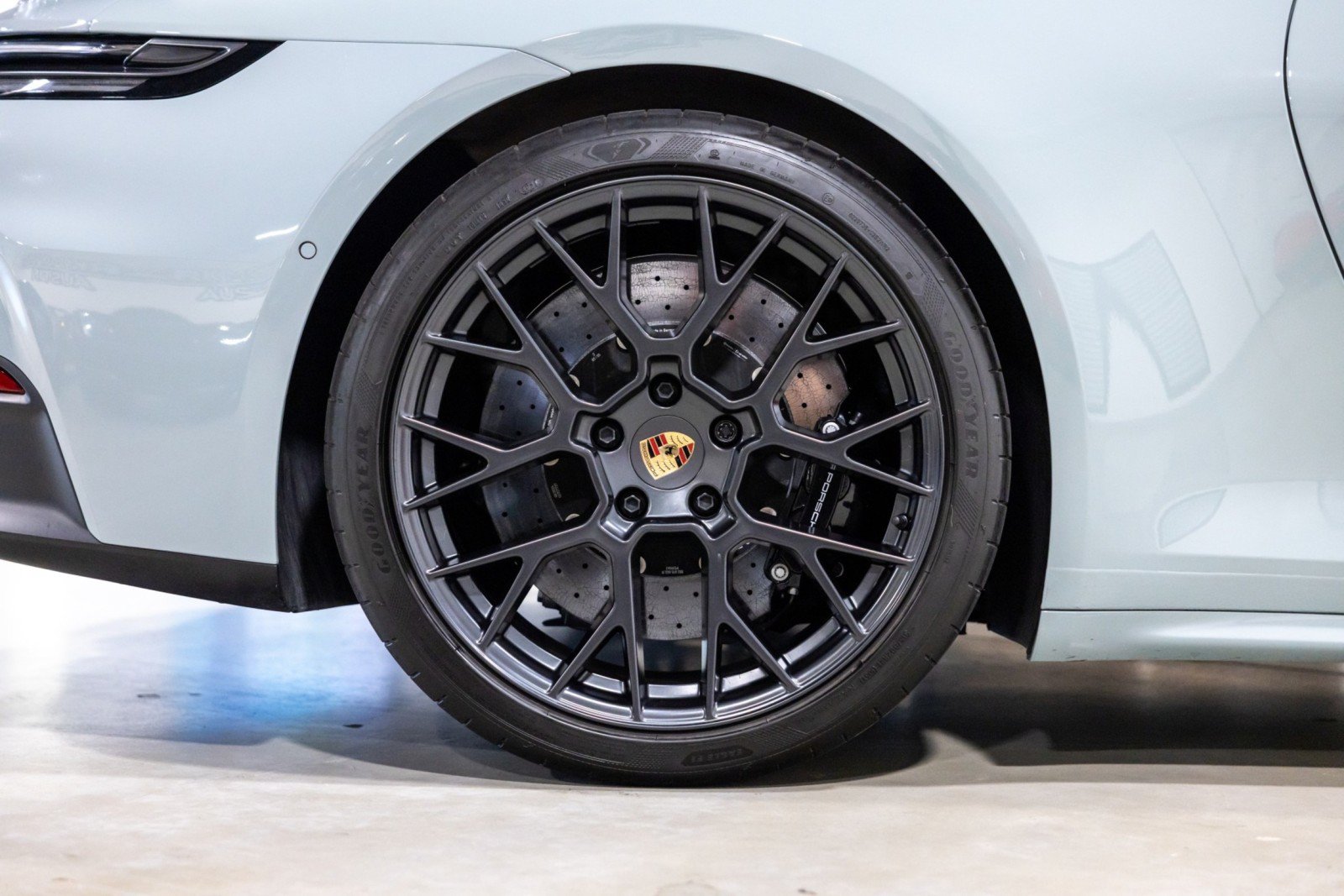 Used 2025 Porsche 911 Carrera GTS RWD image 25