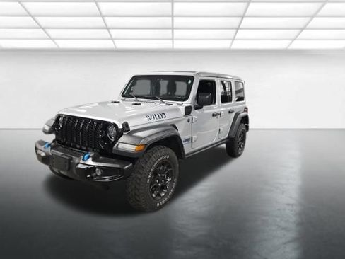 Used 2023 Jeep Wrangler Unlimited w/ Sun & Screen Package AWD/4WD image 8
