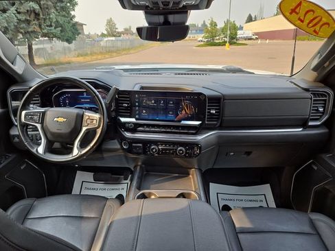 Used 2024 Chevrolet Silverado 3500 LTZ w/ LTZ Plus Package AWD/4WD image 3