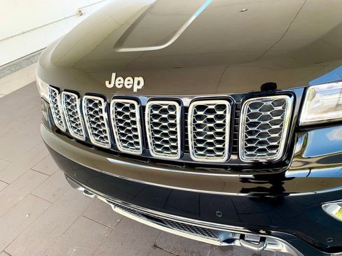 Used 2020 Jeep Grand Cherokee Overland AWD/4WD image 2