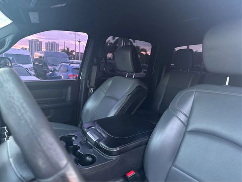 Used 2022 RAM 2500 Tradesman w/ Chrome Appearance Group AWD/4WD image 17