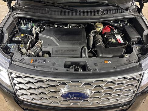 Used 2019 Ford Explorer Platinum AWD/4WD image 17
