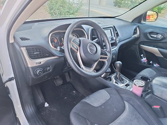 Used 2018 Jeep Cherokee Latitude FWD image 12