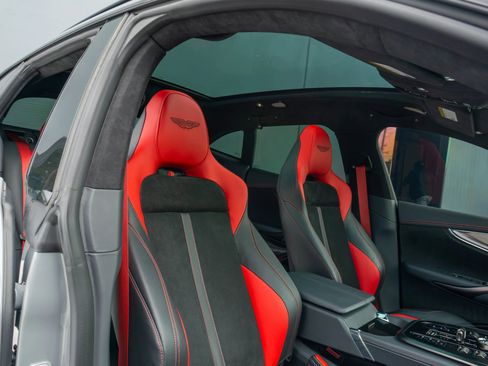 Used 2025 Aston Martin DBX 707 image 54