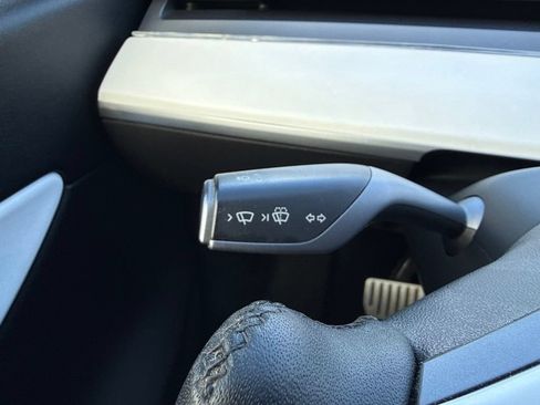 Used 2022 Tesla Model Y Performance AWD/4WD image 19