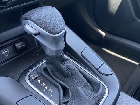 Used 2025 Kia Soul LX FWD image 10