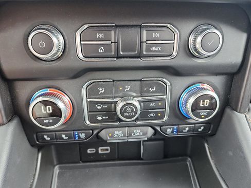 Certified 2024 GMC Yukon XL AT4 w/ AT4 Premium Package AWD/4WD image 21