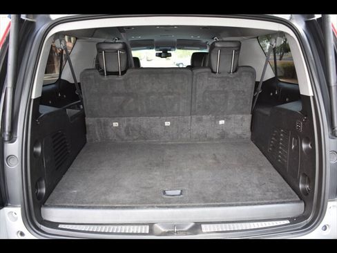 Used 2018 Cadillac Escalade ESV 2WD image 25