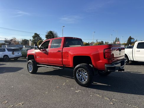 Used 2018 Chevrolet Silverado 2500 LT image 3