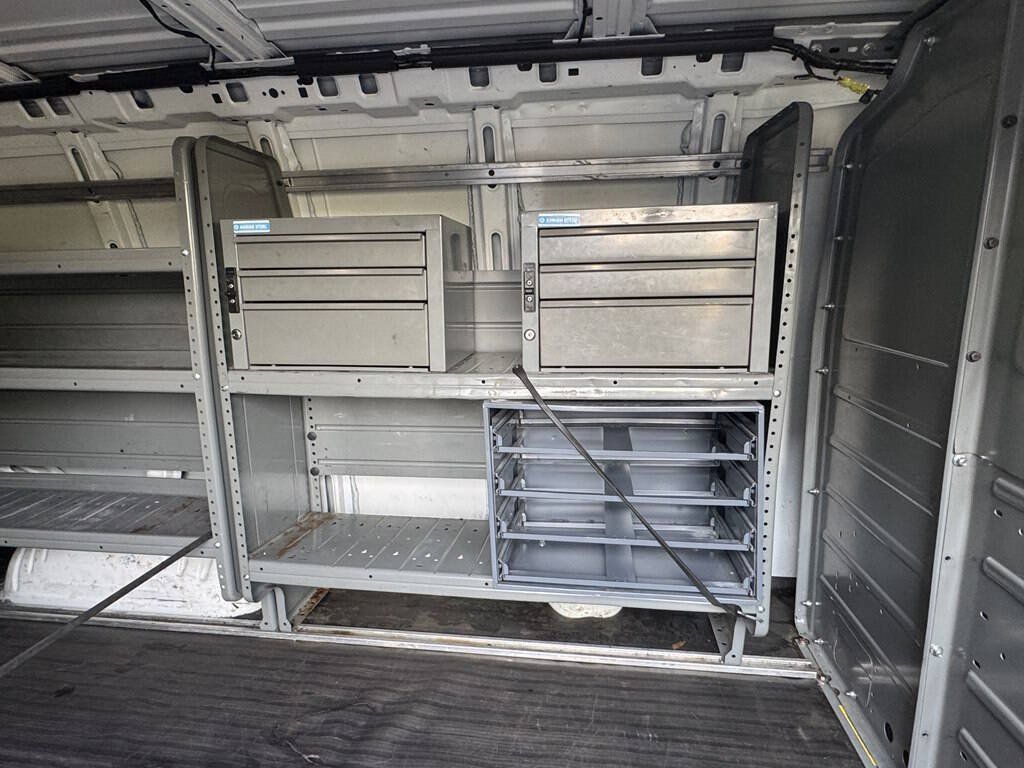 Used 2016 Chevrolet Express 2500 RWD image 19