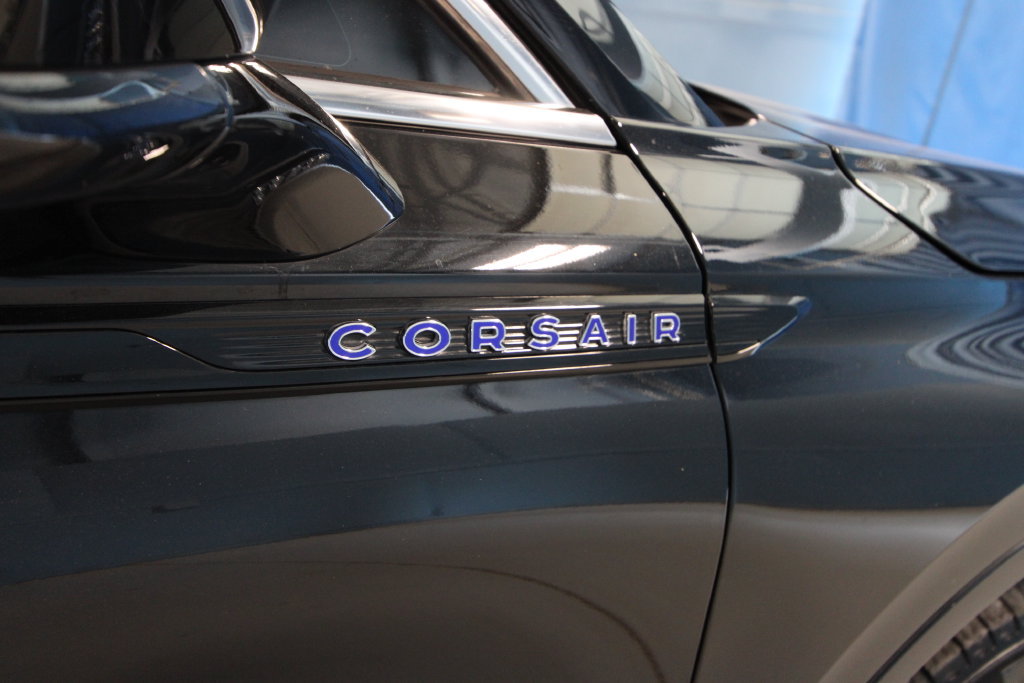 Used 2025 Lincoln Corsair Grand Touring AWD/4WD image 39