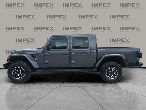 Used 2024 Jeep Gladiator Rubicon AWD/4WD image 2