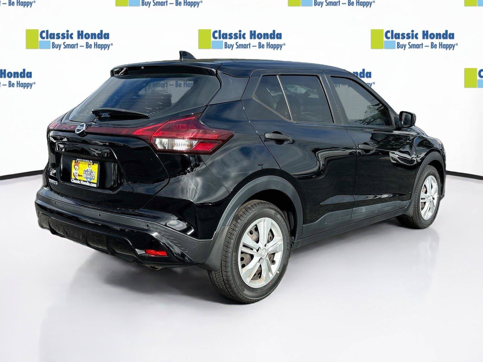 Used 2021 Nissan Kicks S FWD image 8