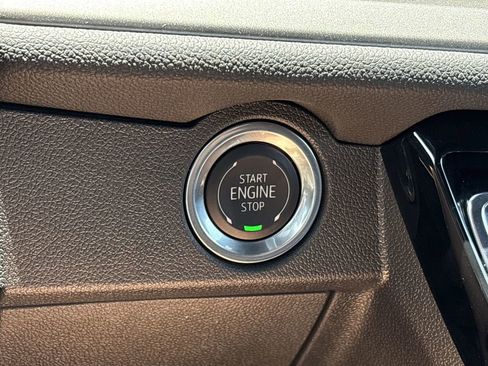 New 2025 Chevrolet Traverse LT FWD image 18