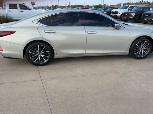 Used 2025 Lexus ES 350 w/ Premium Package FWD image 9