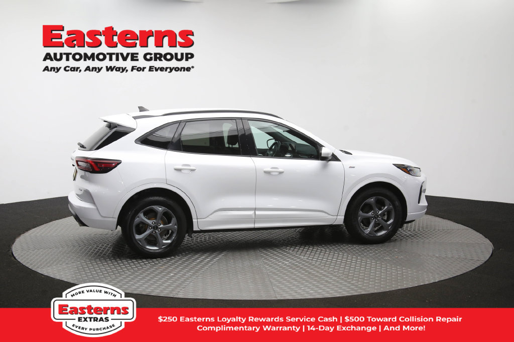 Used 2023 Ford Escape ST-Line Select AWD/4WD image 44