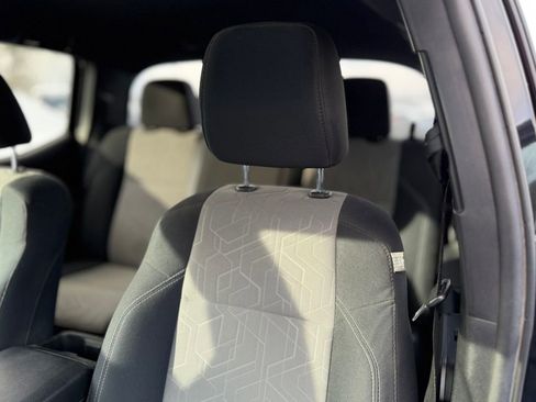 Used 2023 Toyota Tacoma TRD Sport w/ Technology Package image 5