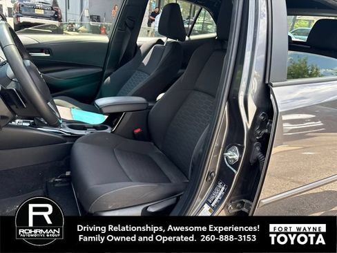 Used 2023 Toyota Corolla SE w/ SE Premium Package FWD image 7
