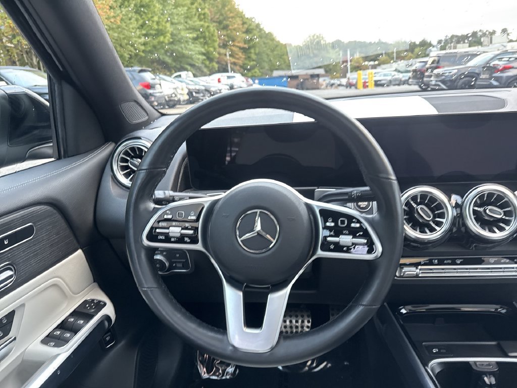 Used 2023 Mercedes-Benz GLB 250 4MATIC w/ AMG Line image 11
