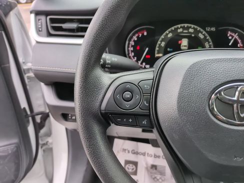 Certified 2025 Toyota RAV4 XLE image 25