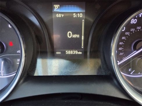 Used 2019 Toyota Camry L image 29