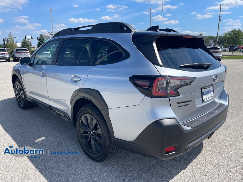 Used 2025 Subaru Outback Onyx Edition AWD/4WD image 3