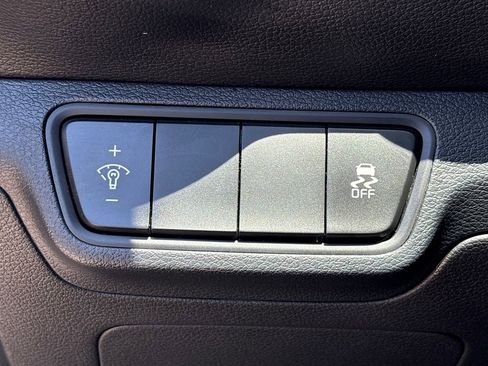 Used 2024 Kia Forte LXS FWD image 9