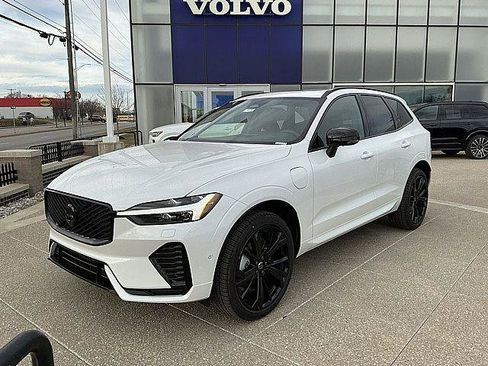 New 2026 Volvo XC60 T8 Ultra w/ Climate Package AWD/4WD image 3