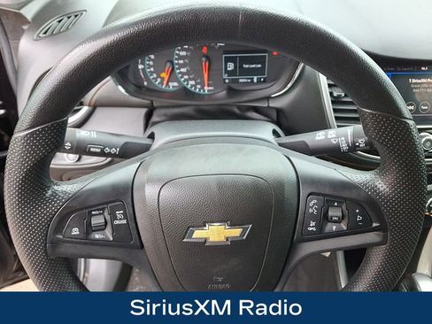 Used 2021 Chevrolet Trax LT AWD/4WD image 4
