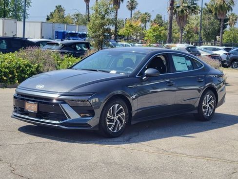 New 2026 Hyundai Sonata Blue FWD image 2