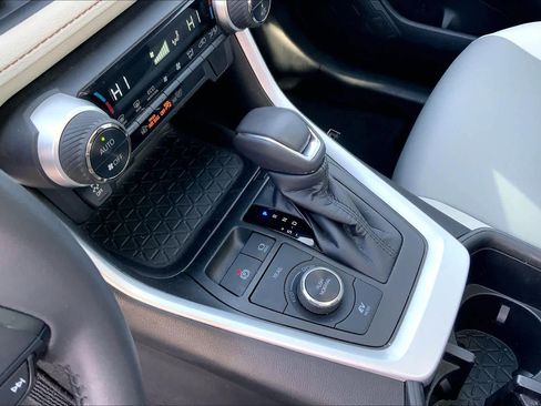 Used 2024 Toyota RAV4 XLE Premium image 17