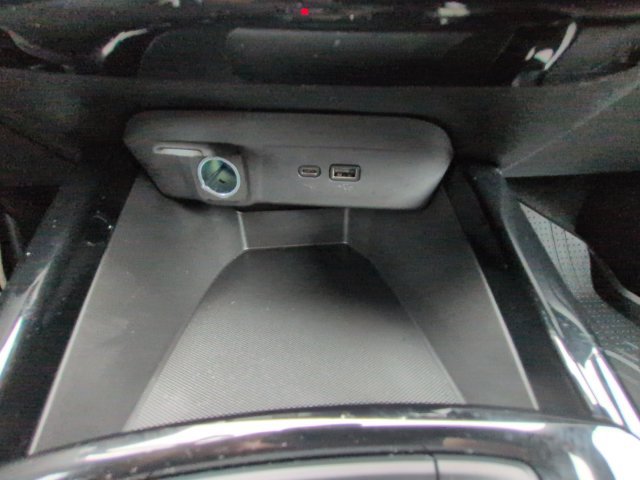 Used 2025 Chevrolet Trax RS FWD image 30