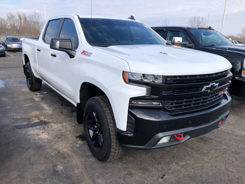 Used 2021 Chevrolet Silverado 1500 LT Trail Boss w/ Convenience Package II image 3