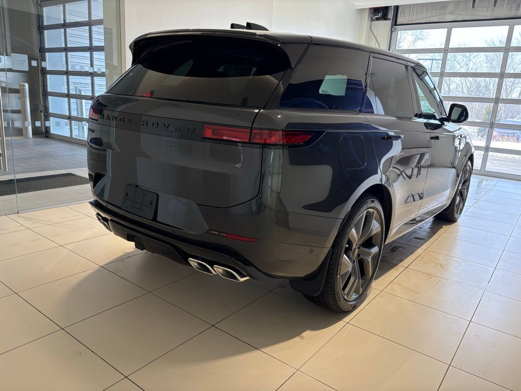 New 2026 Land Rover Range Rover Sport Dynamic SE AWD/4WD image 5