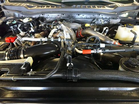 Certified 2024 Ford F250 Platinum w/ Tremor Off-Road Package AWD/4WD image 34