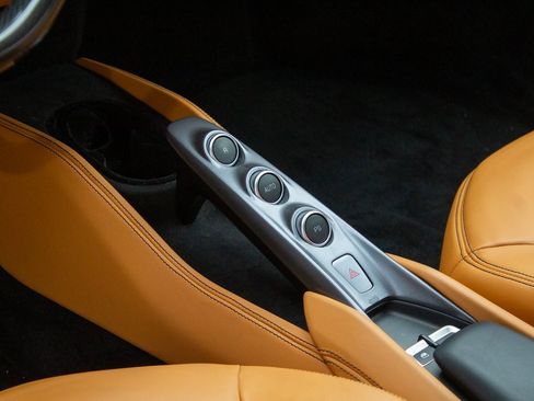 Used 2020 Ferrari F8 Tributo image 21