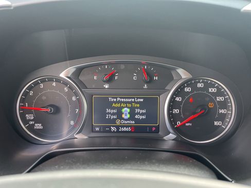 Used 2025 Chevrolet Blazer LT FWD image 14