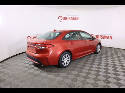 Used 2021 Toyota Corolla LE image 13