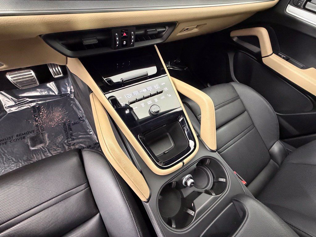 Certified 2024 Porsche Cayenne S AWD/4WD image 37