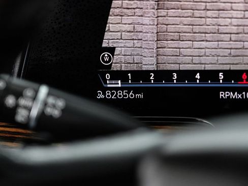 Used 2021 Cadillac Escalade ESV Premium Luxury image 16