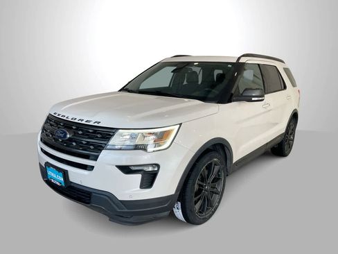 Used 2018 Ford Explorer XLT w/ Equipment Group 202A image 1