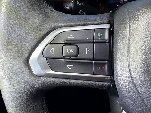 Used 2025 Jeep Compass Latitude AWD/4WD image 22