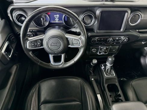 Used 2022 Jeep Wrangler Unlimited Sahara w/ Cold Weather Group AWD/4WD image 4